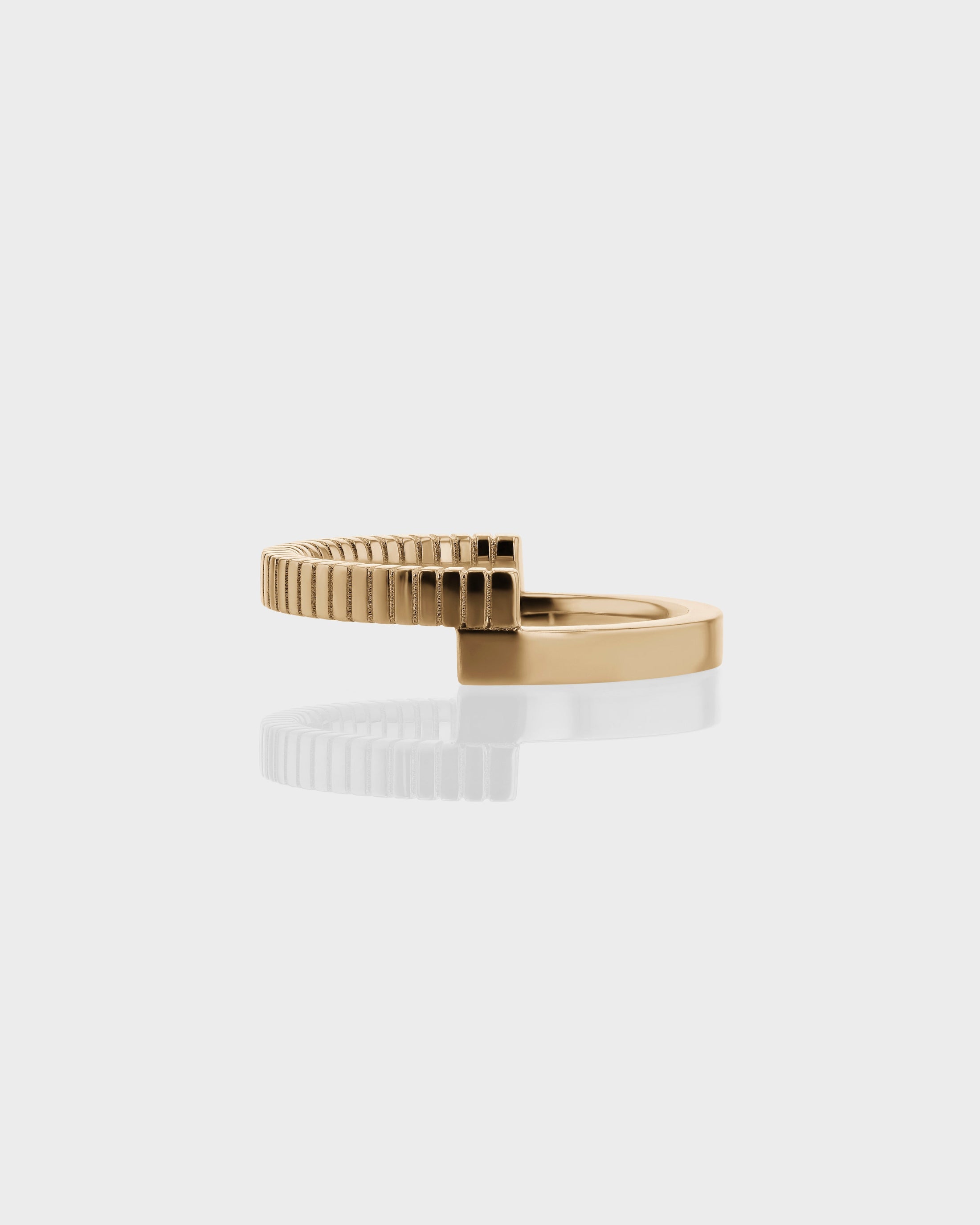 Golden Elegance: Textured Split Wedding Band