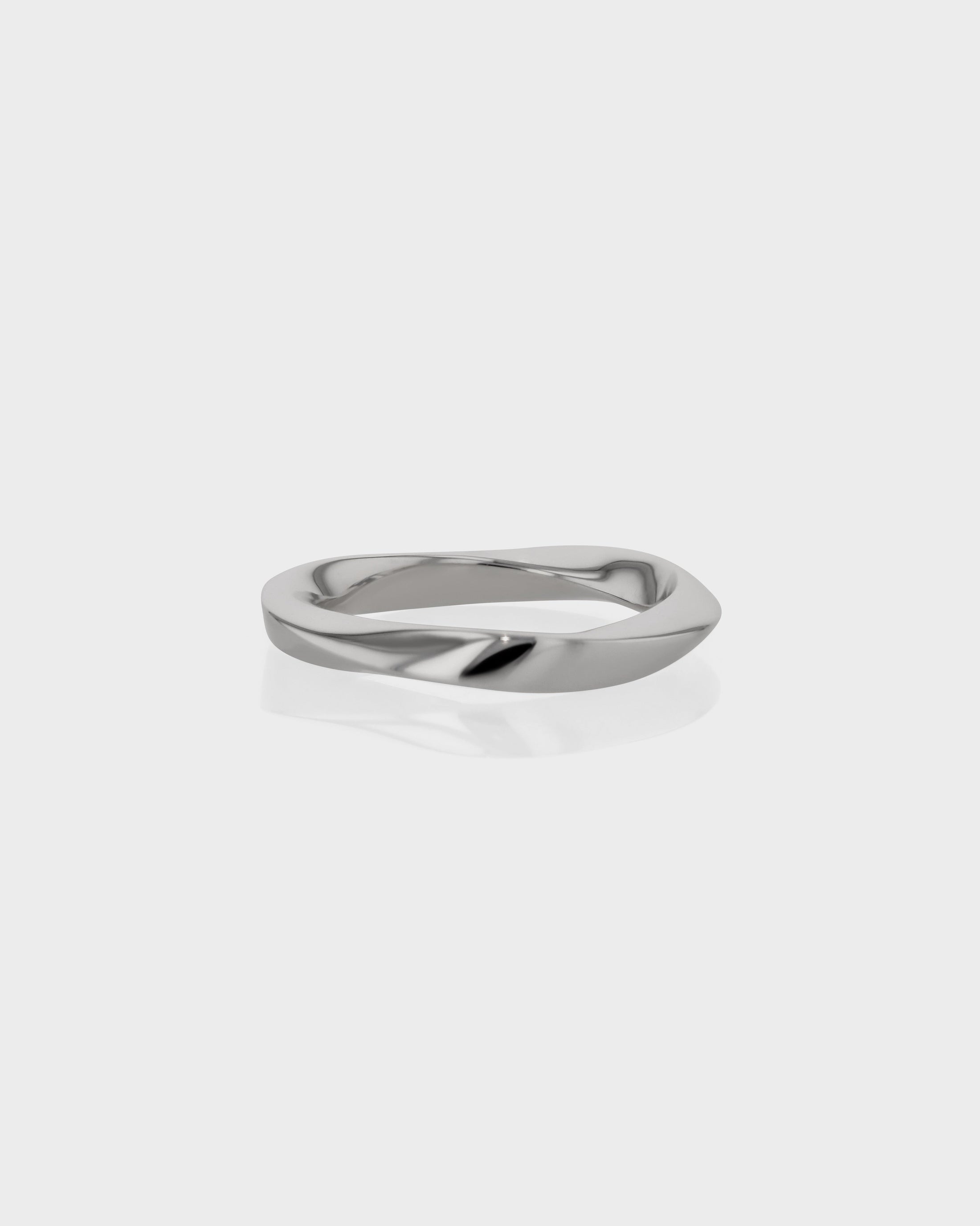 Classic Twisted Shank Wedding Band