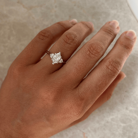 Solitaire-Oval Lab Grown Diamond Engagement Ring