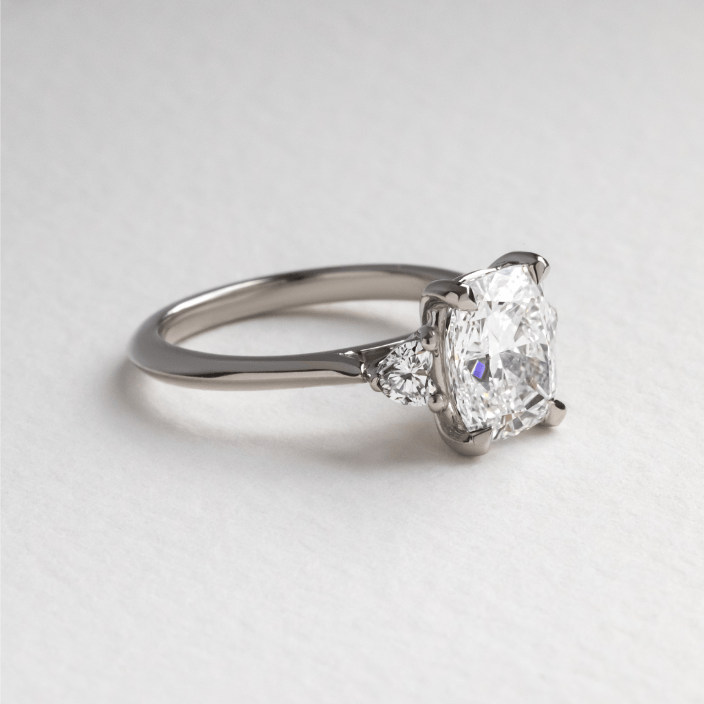 Solitaire-Oval Lab Grown Diamond Engagement Ring
