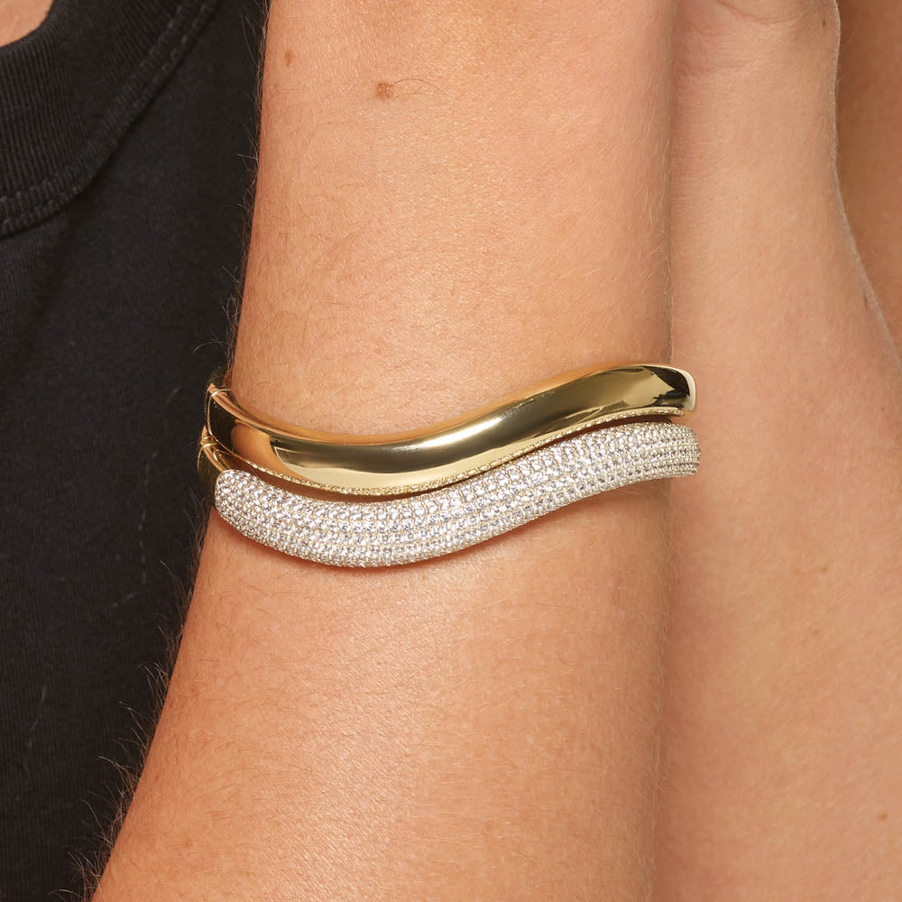 Elegant Gold Wave Bangle Bracelet