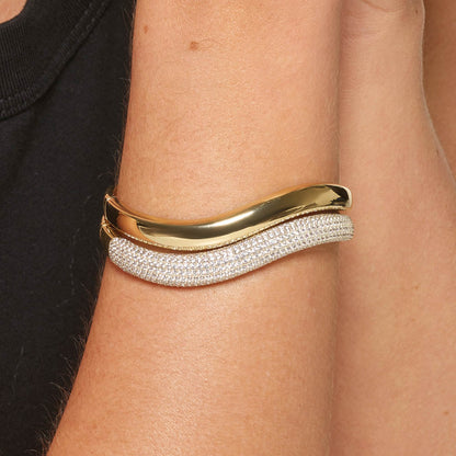 Elegant Gold Wave Bangle Bracelet 5