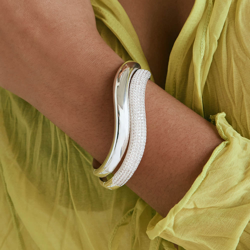 Simple Curve Bangle Bracelet 2