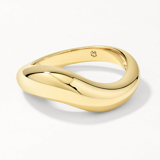 Elegant Wave Gold Wedding Band