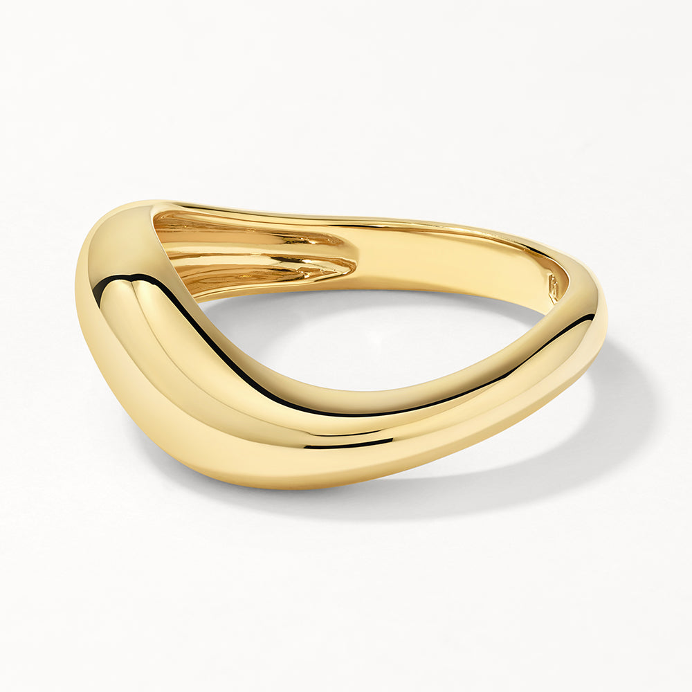 Elegant Wave Gold Wedding Band