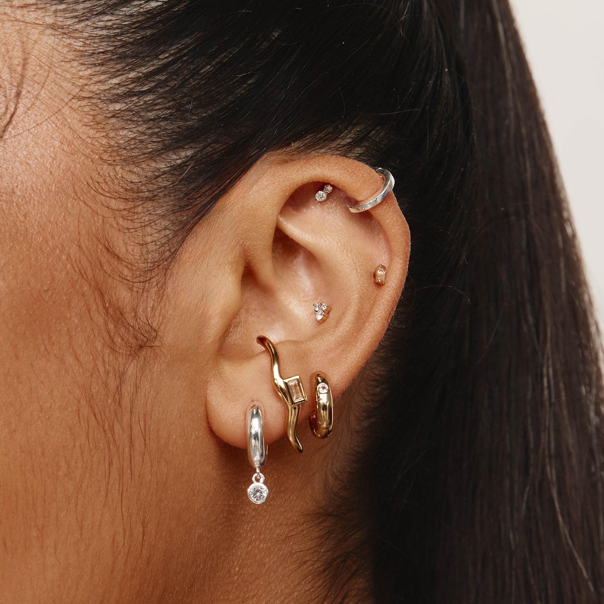 Elegant 0.12 TCW Round Lab Grown Diamond Hoop Earrings 2