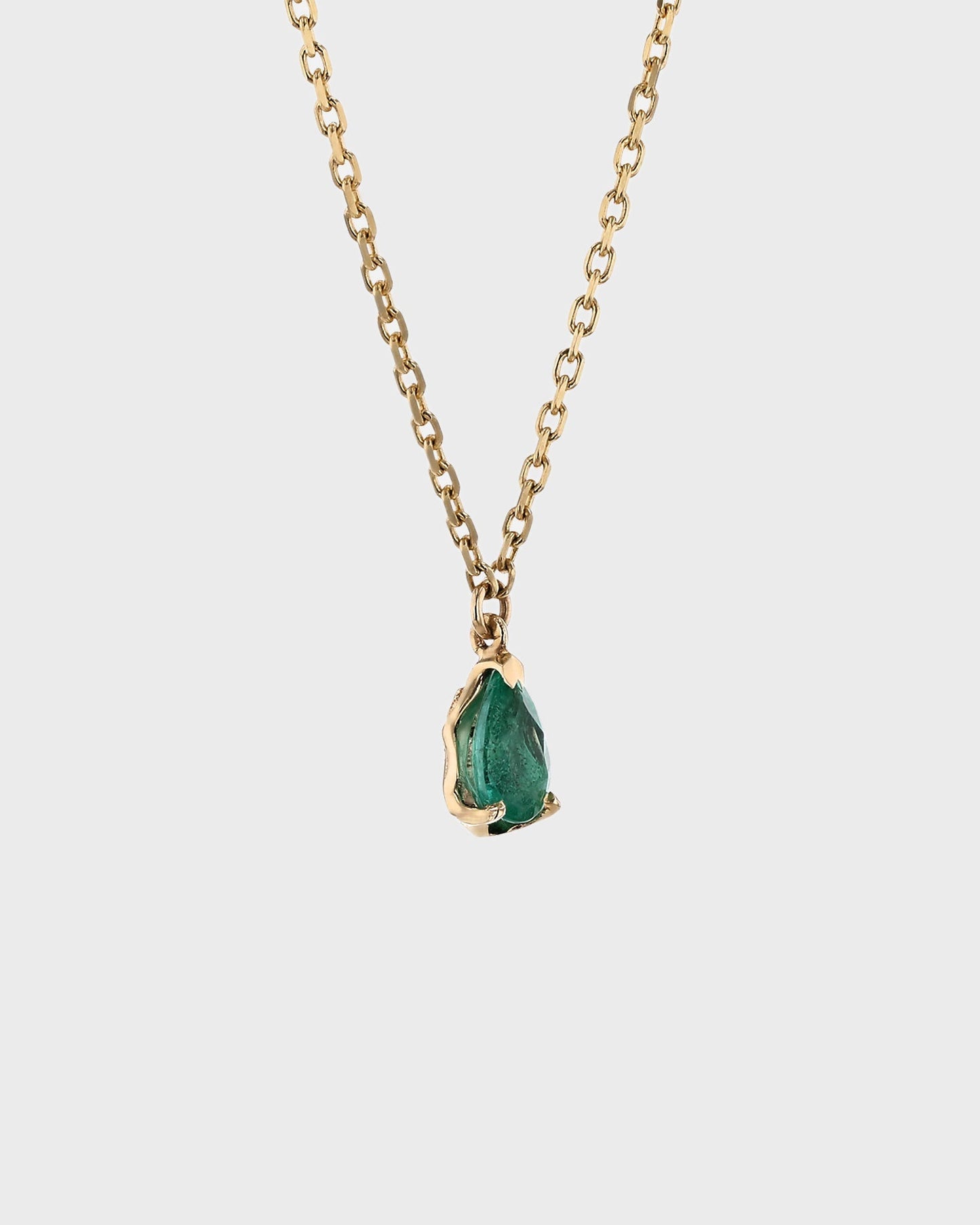 0.50 CT Pear-Cut Emerald Lab-Made Diamond Necklace in Gold Setting 2