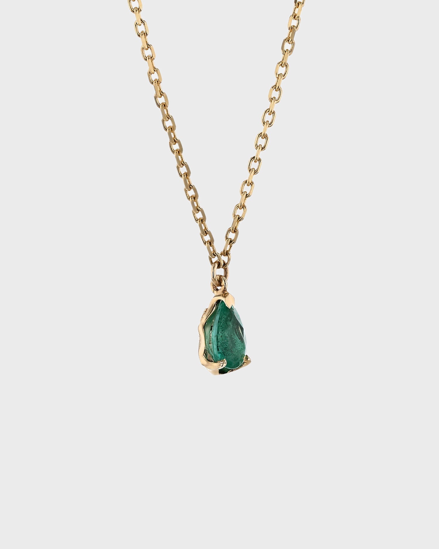 0.50 CT Pear-Cut Emerald Lab-Made Diamond Necklace in Gold Setting 2